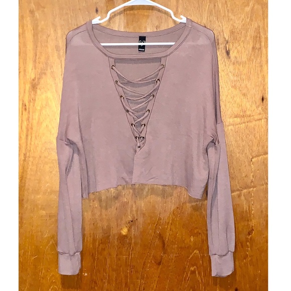 Windsor Tops - WINDSOR Long Sleeve Crop. Size Medium